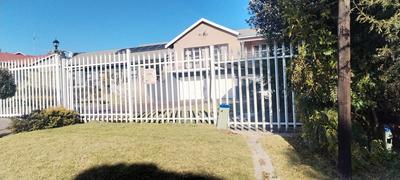 Apartment / Flat For Rent in Rant-En-Dal, Krugersdorp