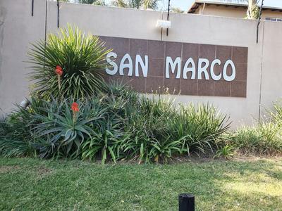 Apartment / Flat For Rent in Radiokop, Roodepoort